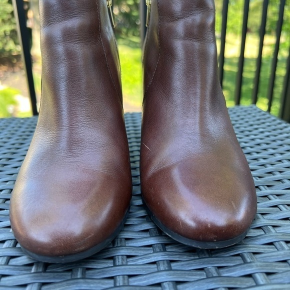 Coach women’s Tavi Brown leather round toe chunky heel booty shoes size 9.5 - Picture 7 of 16